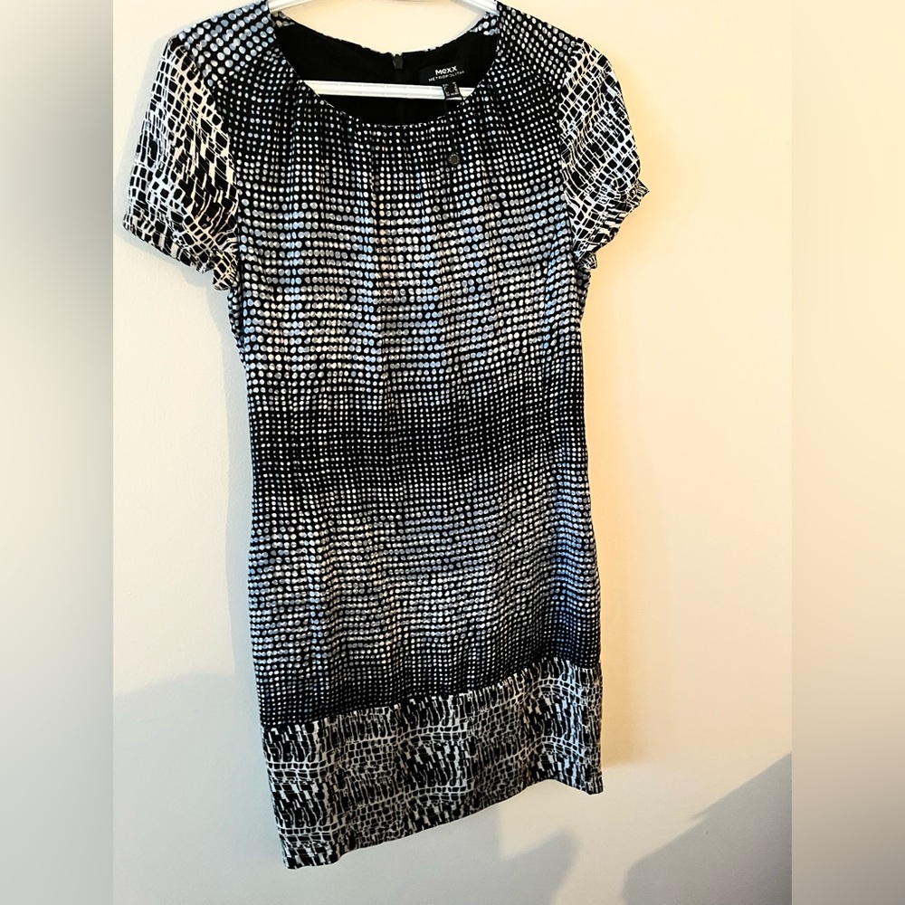 Mexx Dress, Dainty little polka dress. Circles Of white & grey on Black. Sz Sm